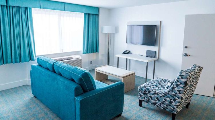 Coast Hotel & Convention Center Langley Suite