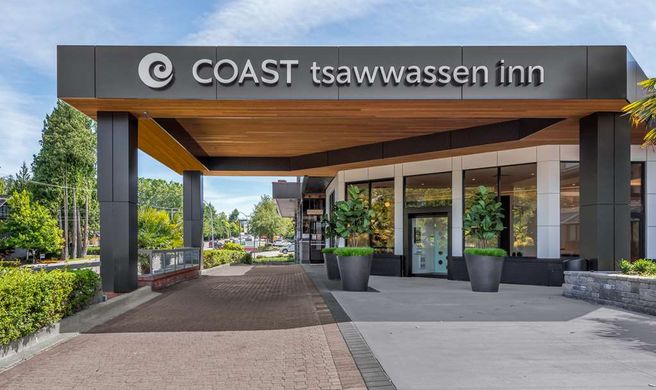 Coast Tsawwassen Inn Exterior