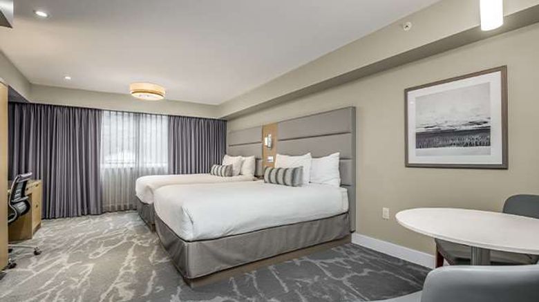 <b>Coast Tsawwassen Inn Room</b>. Images powered by <a href="https://iceportal.shijigroup.com/" title="IcePortal" target="_blank">IcePortal</a>.