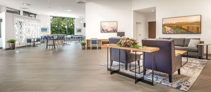 Coast Tsawwassen Inn Lobby