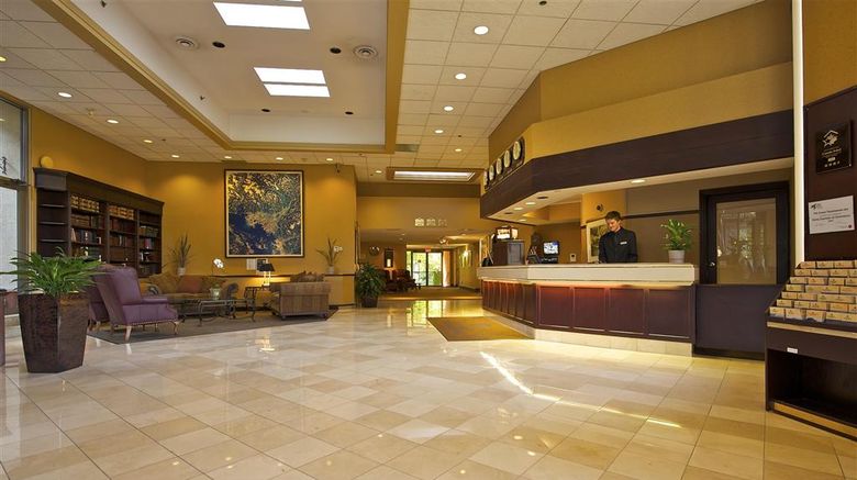 <b>Coast Tsawwassen Inn Lobby</b>. Images powered by <a href="https://iceportal.shijigroup.com/" title="IcePortal" target="_blank">IcePortal</a>.