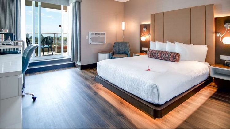 Coast Victoria Hotel & Marina by APA Room