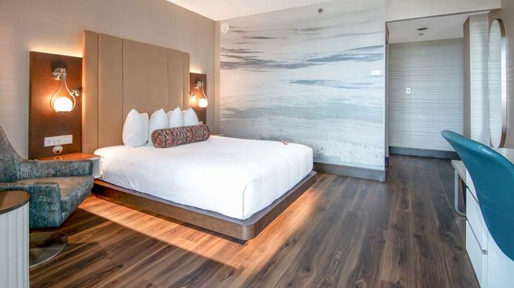 Coast Victoria Hotel & Marina by APA Room