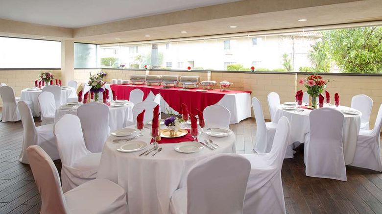 <b>Safari Inn, a Coast Hotel Ballroom</b>. Images powered by <a href="https://iceportal.shijigroup.com/" title="IcePortal" target="_blank">IcePortal</a>.