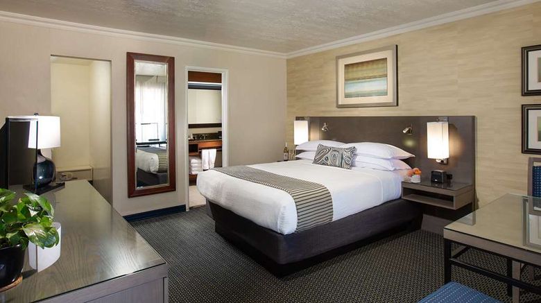 <b>West Beach Inn, a Coast Hotel Room</b>. Images powered by <a href="https://iceportal.shijigroup.com/" title="IcePortal" target="_blank">IcePortal</a>.