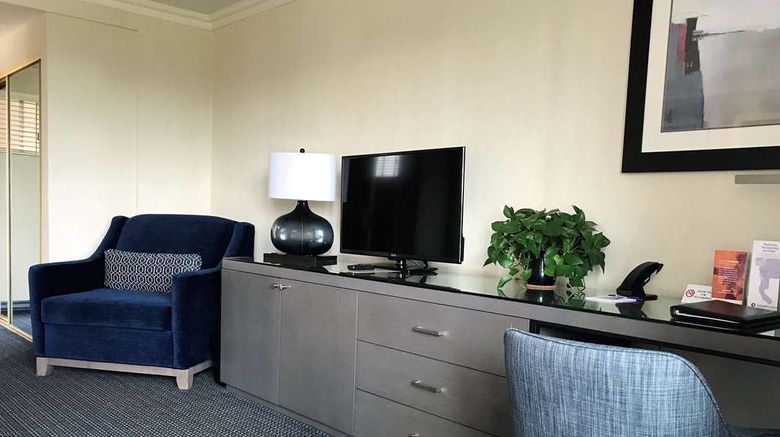 <b>West Beach Inn, a Coast Hotel Room</b>. Images powered by <a href="https://iceportal.shijigroup.com/" title="IcePortal" target="_blank">IcePortal</a>.