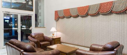 Baymont Inn & Suites Osage Beach Lobby
