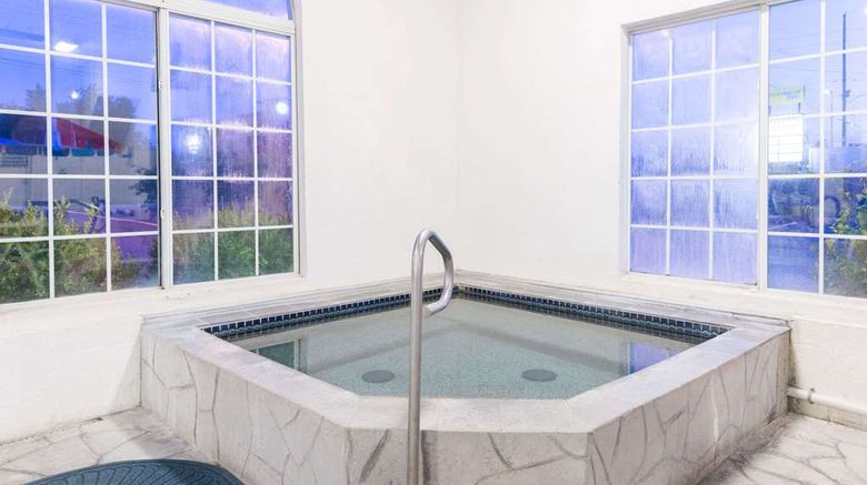 <b>Baymont Inn & Suites Osage Beach Pool</b>. Images powered by <a href="https://iceportal.shijigroup.com/" title="IcePortal" target="_blank">IcePortal</a>.