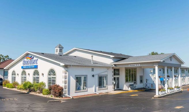 Baymont Inn & Suites Osage Beach Exterior