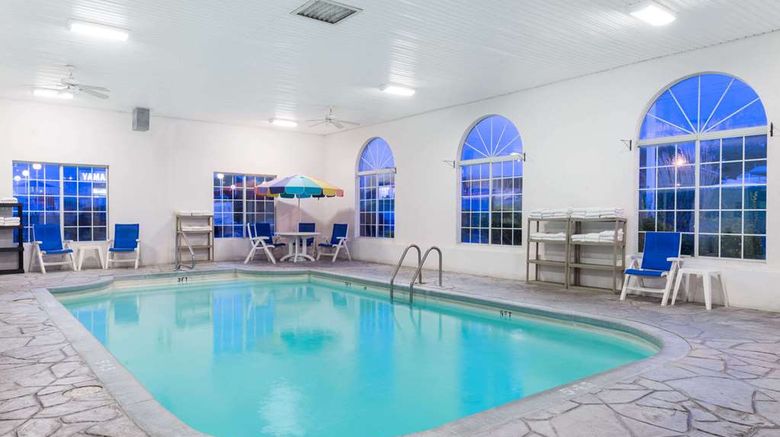 <b>Baymont Inn & Suites Osage Beach Pool</b>. Images powered by <a href="https://iceportal.shijigroup.com/" title="IcePortal" target="_blank">IcePortal</a>.