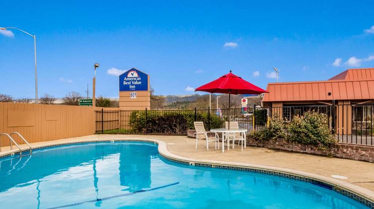Americas Best Value Inn, Ukiah Pool