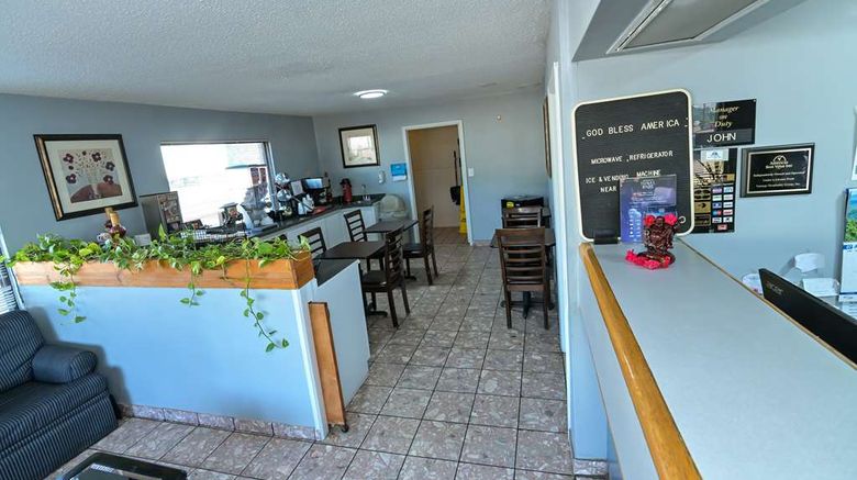 <b>Americas Best Value Inn Meridian Lobby</b>. Images powered by <a href="https://iceportal.shijigroup.com/" title="IcePortal" target="_blank">IcePortal</a>.