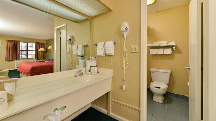 Americas Best Value Inn Meridian Room
