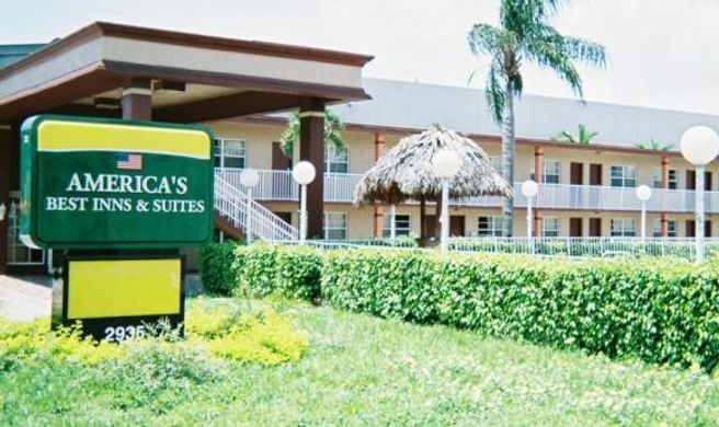 America's Best Inn & Suites Exterior