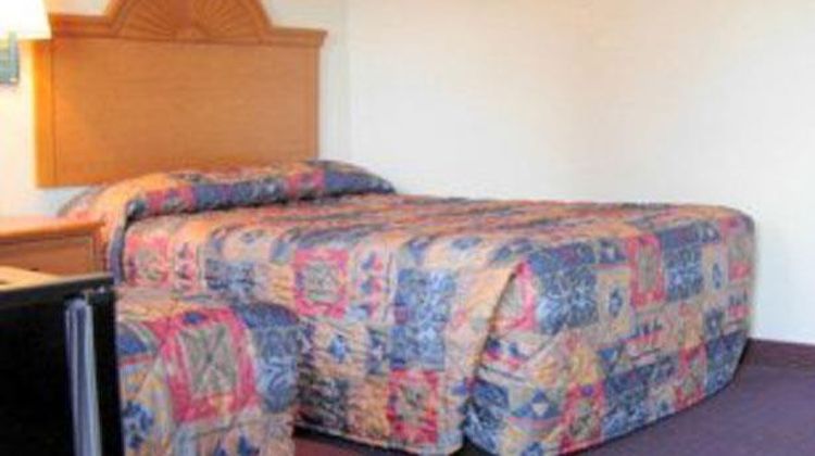America's Best Inn & Suites Room