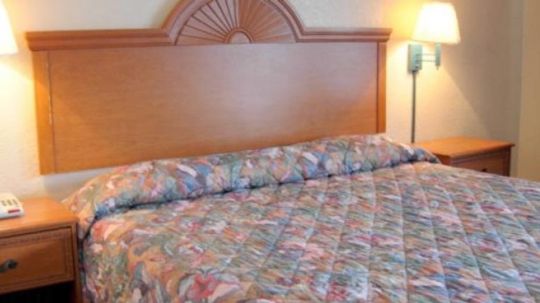 <b>America's Best Inn & Suites Room</b>. Images powered by <a href="https://iceportal.shijigroup.com/" title="IcePortal" target="_blank">IcePortal</a>.