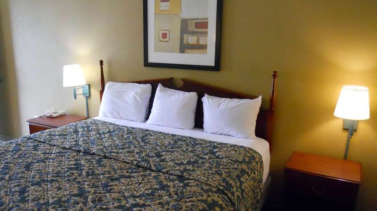 Country Hearth Inn & Suites Room