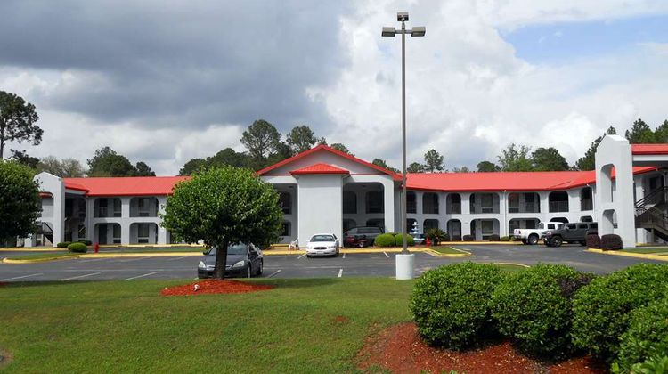 Country Hearth Inn & Suites Exterior