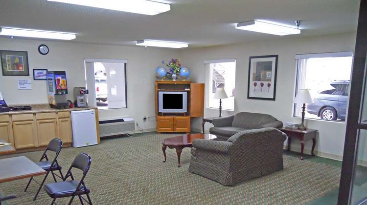 Country Hearth Inn & Suites Lobby