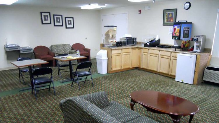 Country Hearth Inn & Suites Lobby