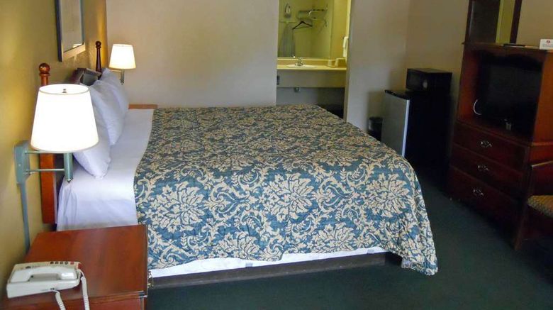 <b>Country Hearth Inn & Suites Room</b>. Images powered by <a href="https://iceportal.shijigroup.com/" title="IcePortal" target="_blank">IcePortal</a>.