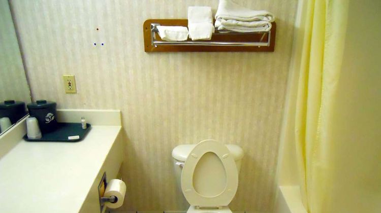America's Best Inn & Suites Room