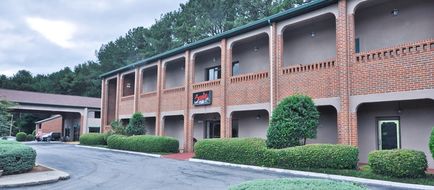 Country Hearth Inn & Suites Marietta Exterior