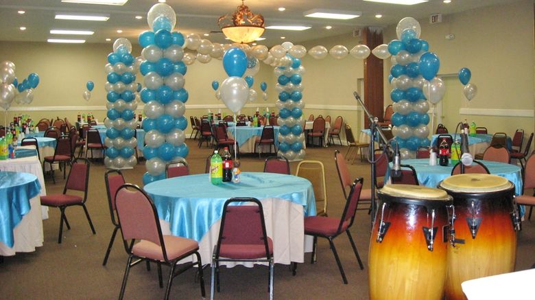 <b>Country Hearth Inn & Suites Marietta Ballroom</b>. Images powered by <a href="https://iceportal.shijigroup.com/" title="IcePortal" target="_blank">IcePortal</a>.