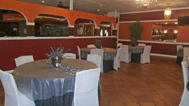 <b>Country Hearth Inn & Suites Marietta Restaurant</b>. Images powered by <a href="https://iceportal.shijigroup.com/" title="IcePortal" target="_blank">IcePortal</a>.