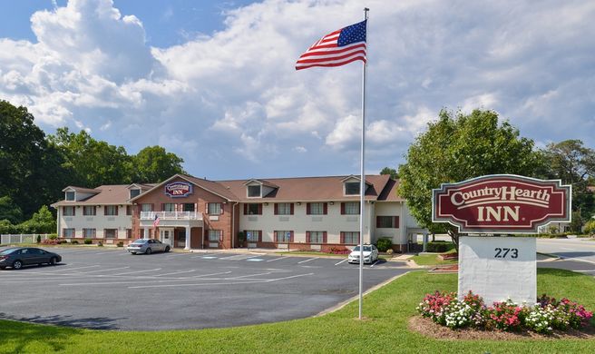 Country Hearth Inn Exterior