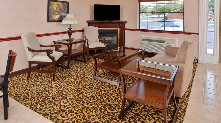 Country Hearth Inn Lobby