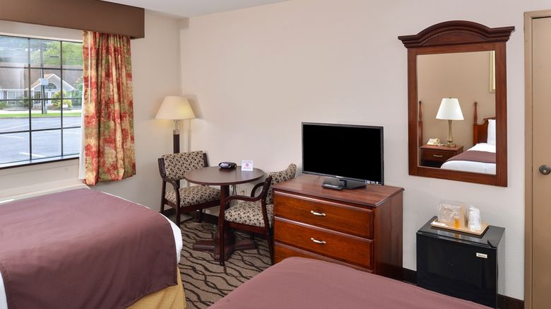 <b>Country Hearth Inn Room</b>. Images powered by <a href="https://iceportal.shijigroup.com/" title="IcePortal" target="_blank">IcePortal</a>.
