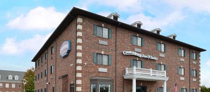 Country Hearth Inn & Suites Exterior