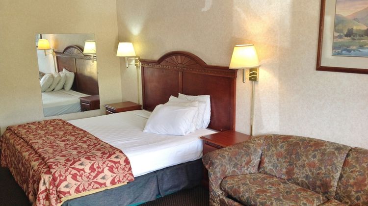 America's Best Inn Warren Detroit Room