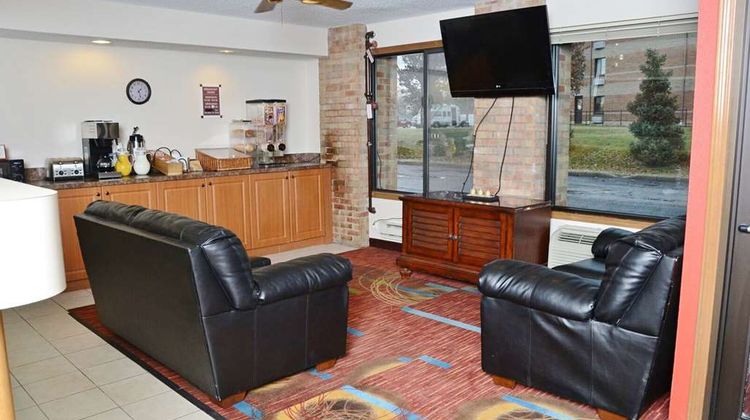 Country Hearth Inn & Suites - Kenton Lobby