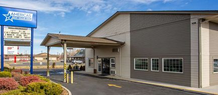 Americas Best Value Inn Burns Exterior