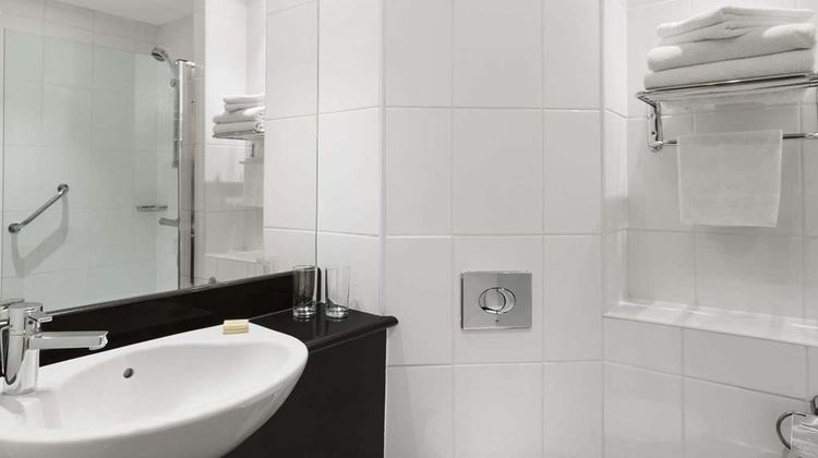 Ramada Hounslow - Heathrow East Room