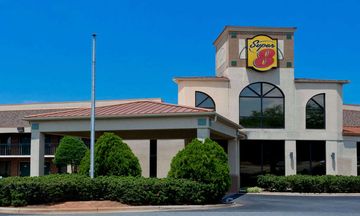 Super 8 Huntersville/Charlotte Area