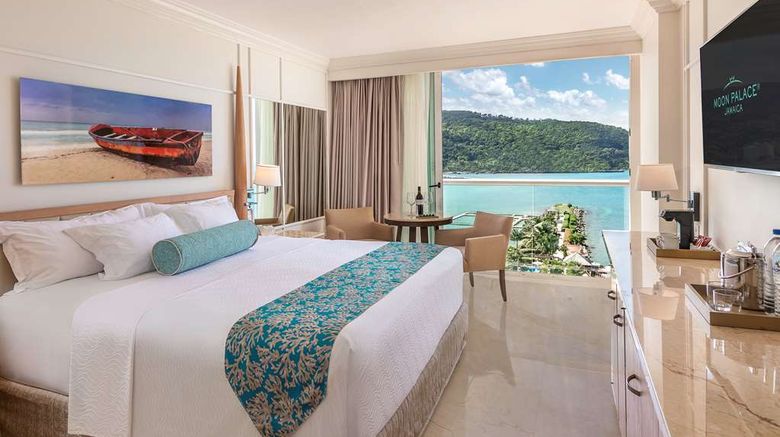 <b>Moon Palace Jamaica Room</b>. Images powered by <a href="https://iceportal.shijigroup.com/" title="IcePortal" target="_blank">IcePortal</a>.