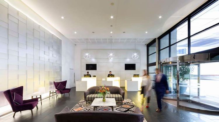 Avenue Hotel Canberra Lobby