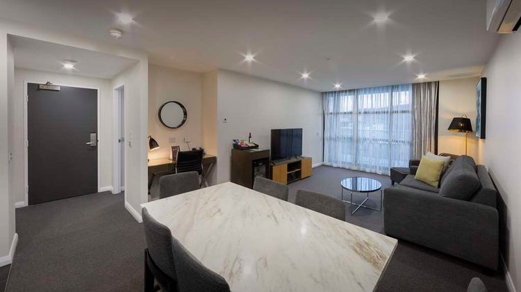 Avenue Hotel Canberra Suite