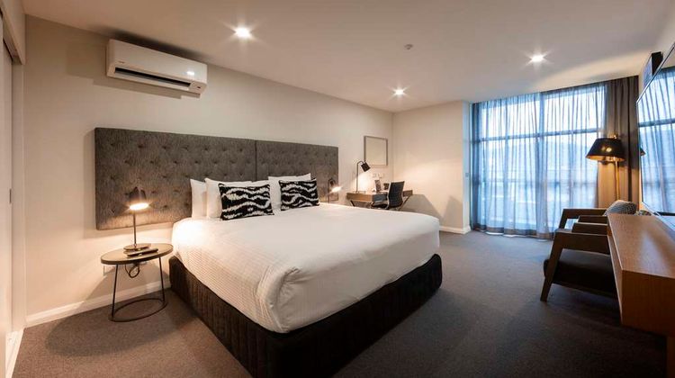Avenue Hotel Canberra Room