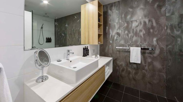 Avenue Hotel Canberra Room