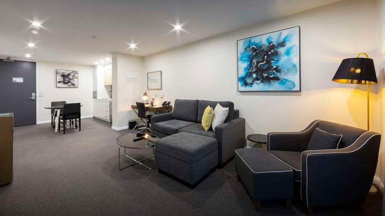 Avenue Hotel Canberra Suite