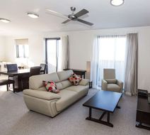 Gladstone Central Plaza Apartment Hotel Lobby