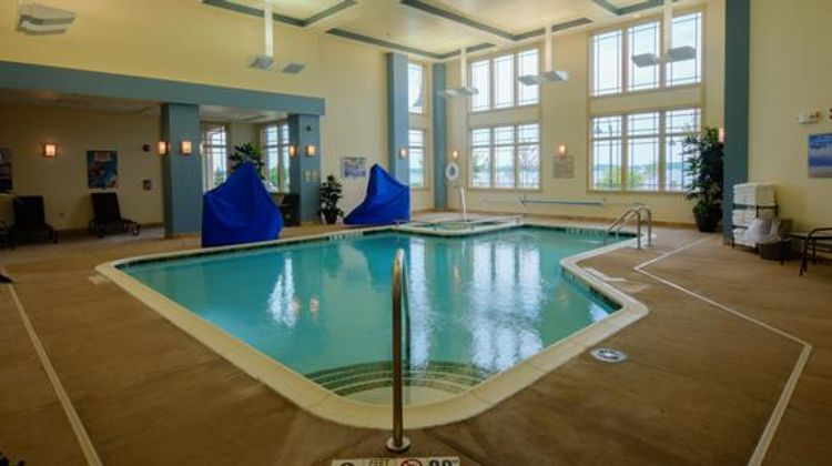 1000 Islands Harbor Hotel Pool