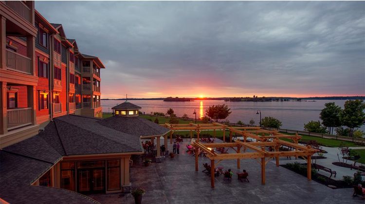1000 Islands Harbor Hotel Exterior