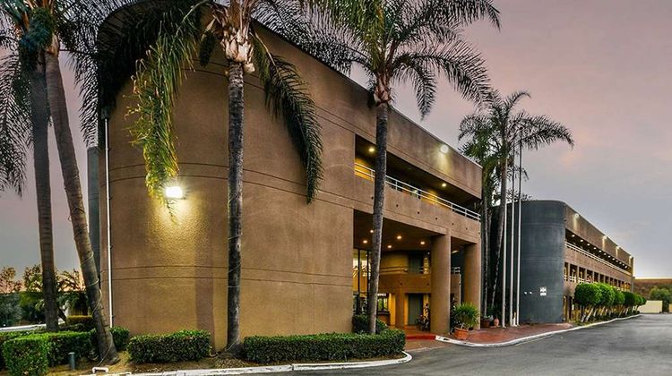 Travelodge Commerce LA Area Exterior