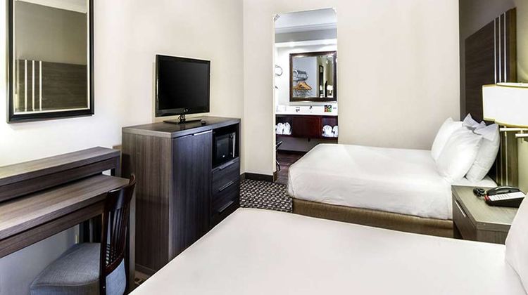 Travelodge Commerce LA Area Room