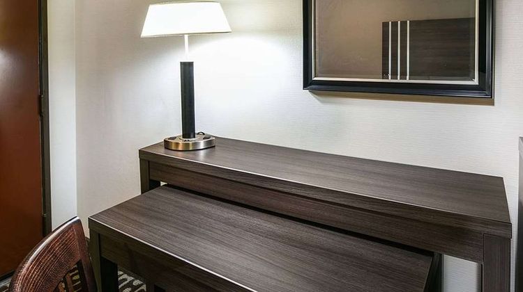 Travelodge Commerce LA Area Room
